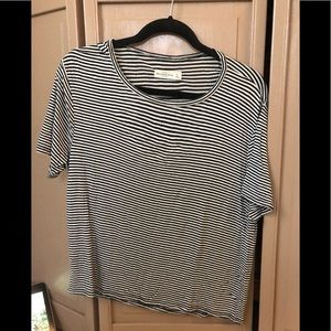 A&E striped Tee